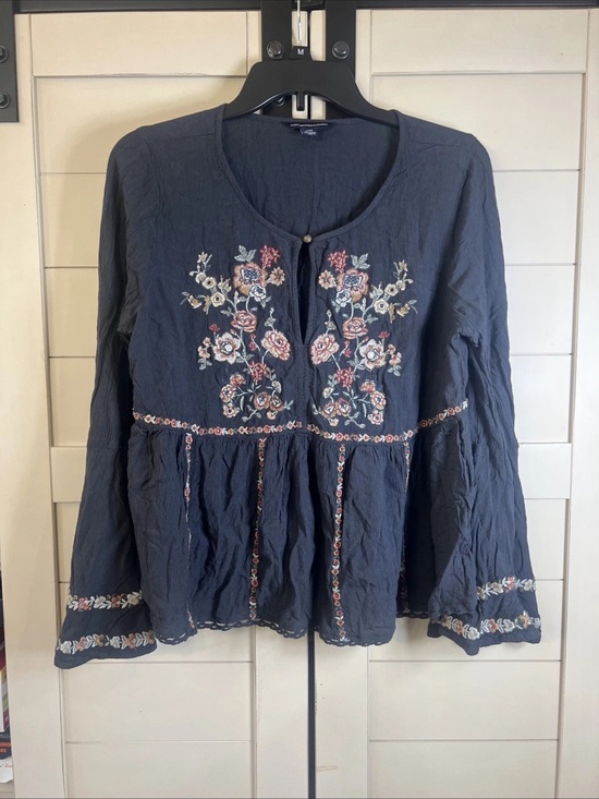 American Eagle Outfitters Tops - American Eagle Outfitters Navy Blue Floral Embroidered Peasant Blouse